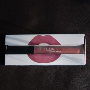 New Huda Beauty Liquid Matte in Muse